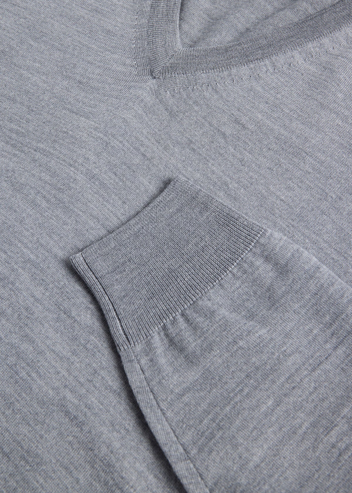 Essential Merino Wool V-neck Sweater Burgundy - Paul Stuart