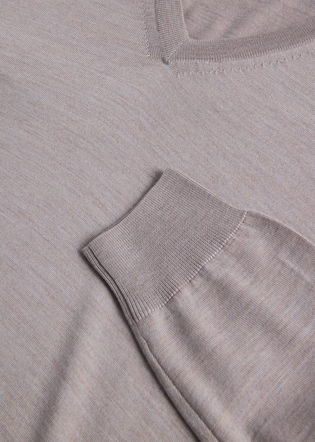 Essential Merino Wool V-neck Sweater Burgundy - Paul Stuart