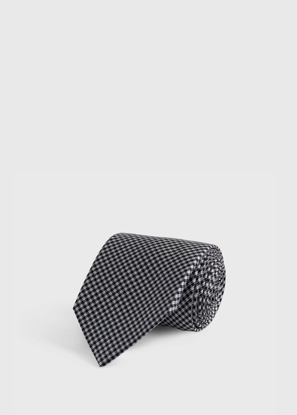 Woven Silk Houndstooth Tie Black - Paul Stuart